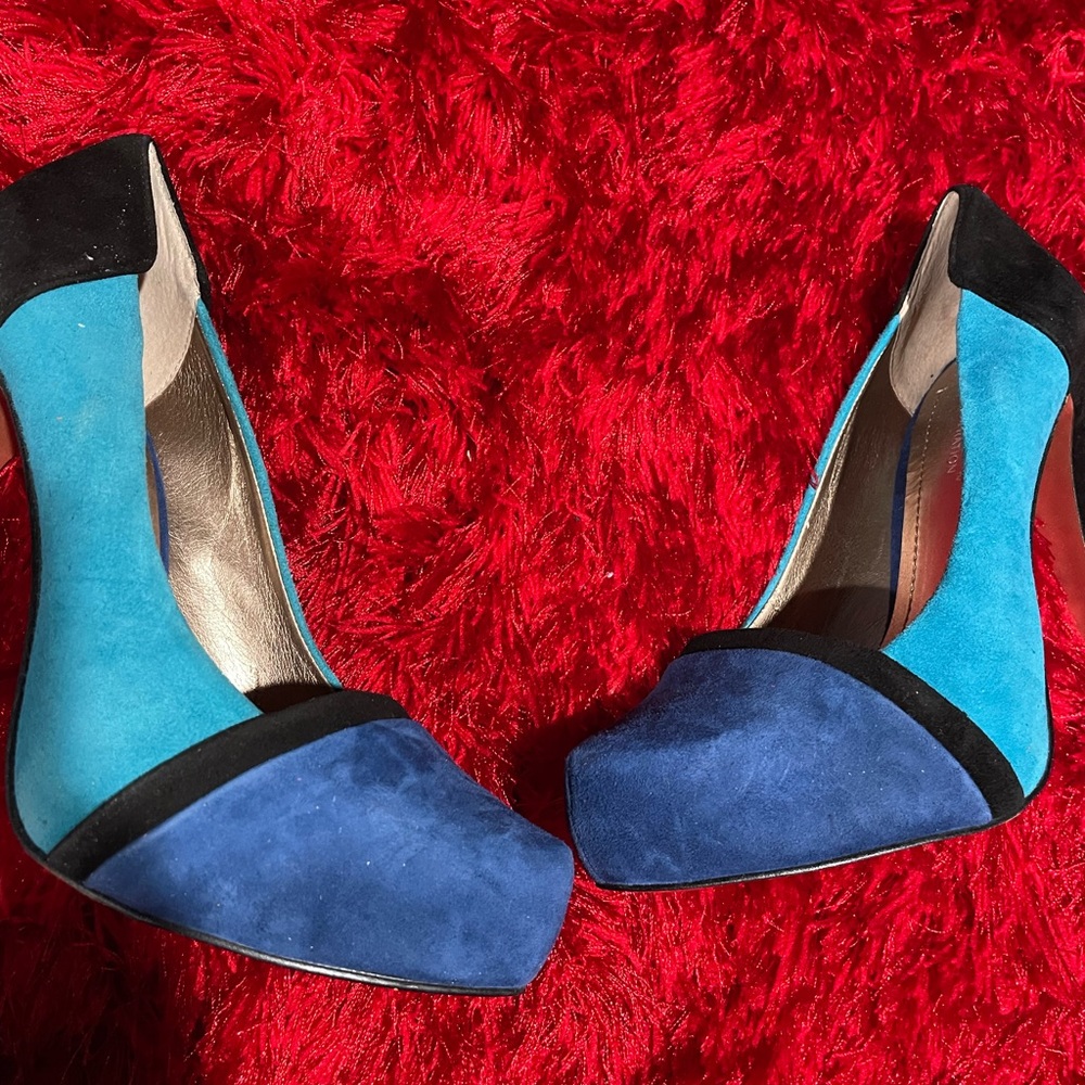 BCBG heels